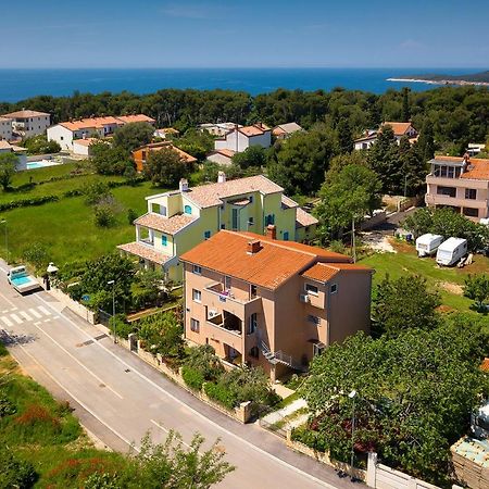 Vila Milla Premantura Exterior photo