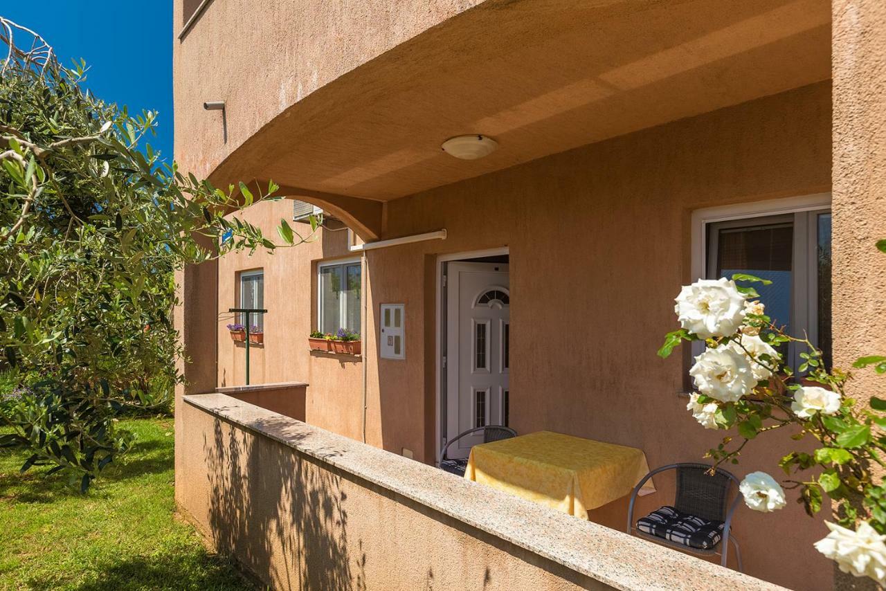 Vila Milla Premantura Exterior photo